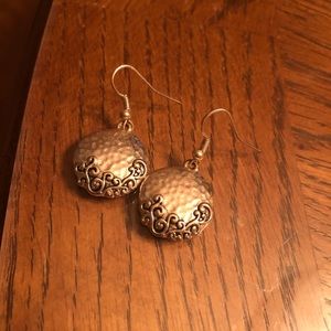 Silver textured design disc earrings